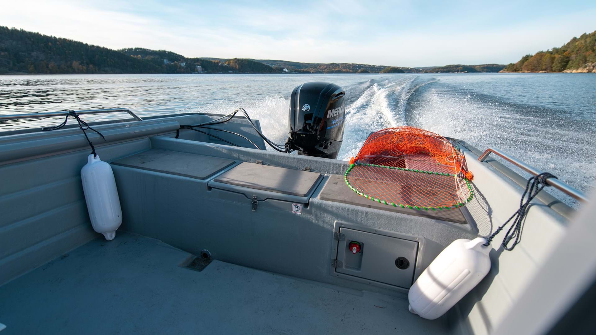 Sting 600 Pro At Sea HT Aft Deck